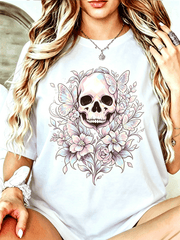 Women’s Floral Skull Butterfly Graphic Crew Neck T-Shirt, Pastel Crystal Skull Wildflower Print Casual Short Sleeve Tee, Gothic Boho Loose Fit Top