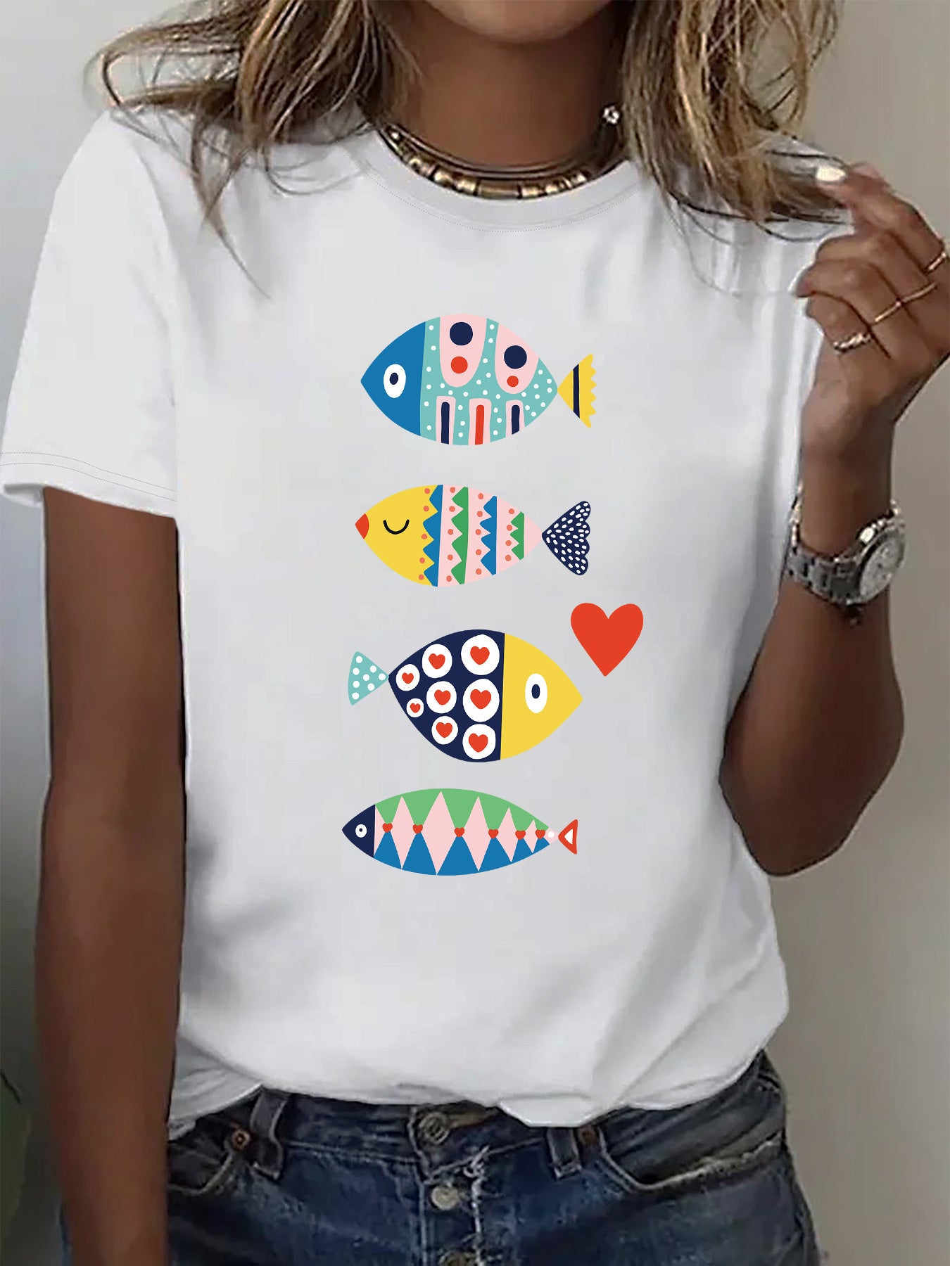 Blue Fish Heart Print Nautical Smiling Fish Graphic Tee for Men Women, Cute Ocean Beach Short Sleeve T-Shirt, Casual Crew Neck Top for Beach Lover Gift