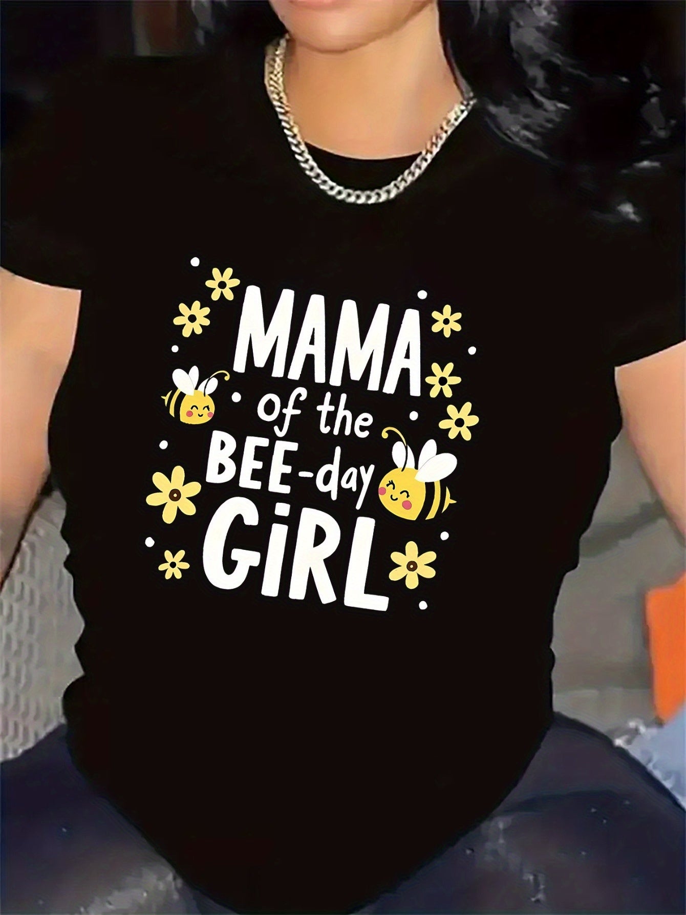 Mama of The Bee Day Birthday Graphic Tee for Women, Cute Bumble Bee Print Short Sleeve T-Shirt, Soft Casual Crew Neck Top for Party Family Celebration
