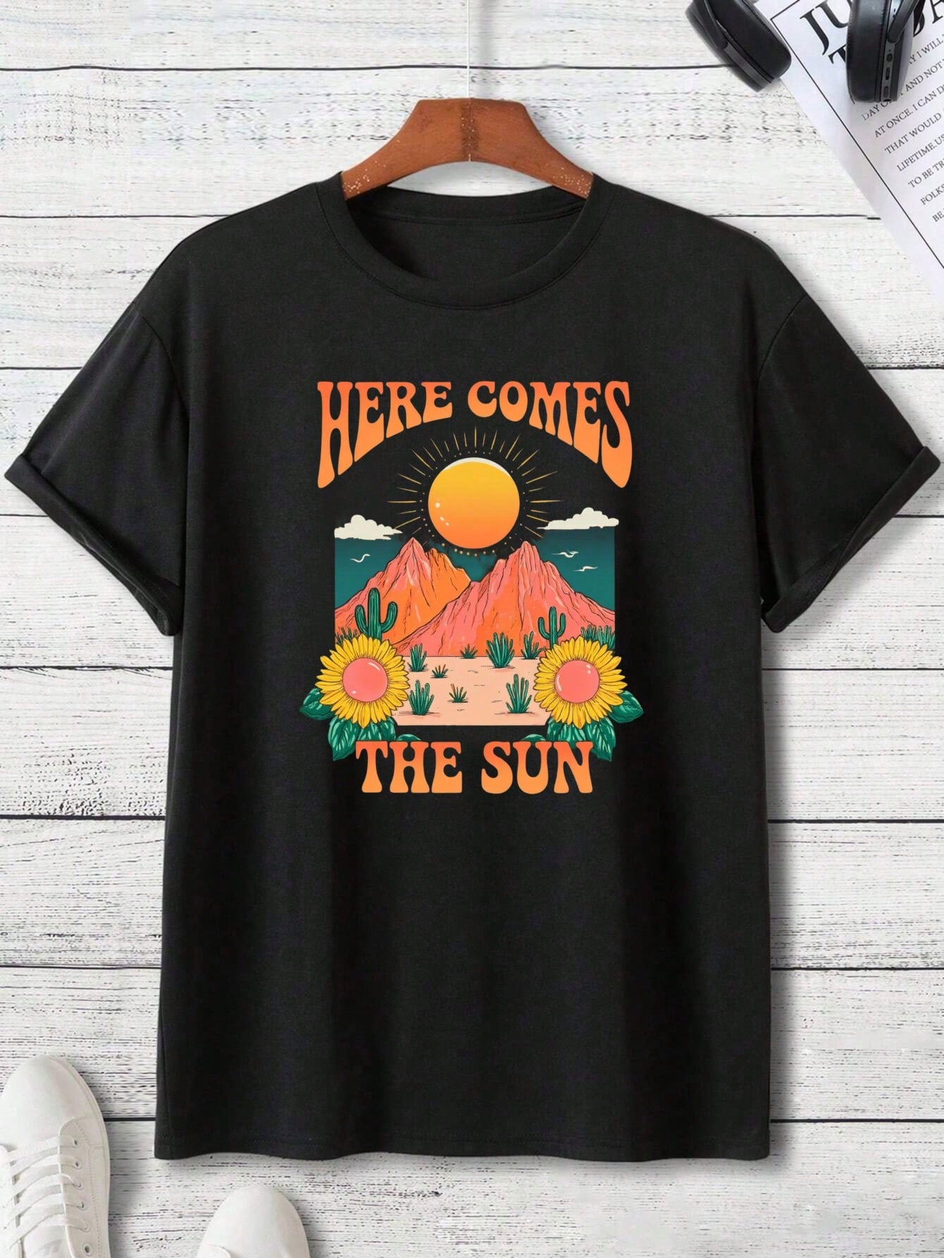 Here Comes The Sun With Cactus And Flowers Design Men's T-Shirts
