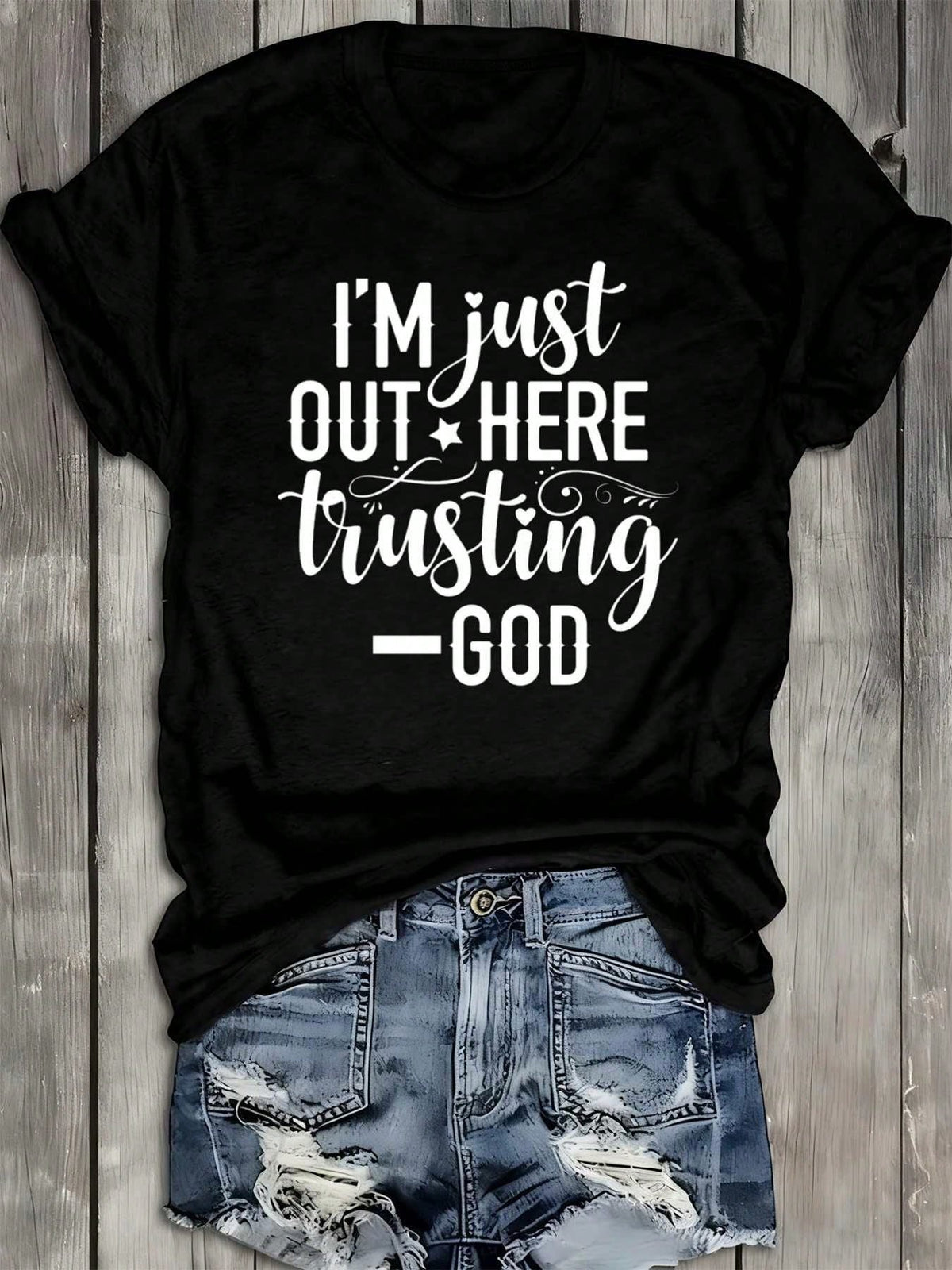 Women'S Faith T-Shirt - "I'm Out Here Trusting God" Religious Tee - Heavyweight 180GSM 100% Black Shirt - Vintage Streetwear Top For Everyday & Christmas Gifts