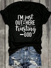 Women'S Faith T-Shirt - "I'm Out Here Trusting God" Religious Tee - Heavyweight 180GSM 100% Black Shirt - Vintage Streetwear Top For Everyday & Christmas Gifts