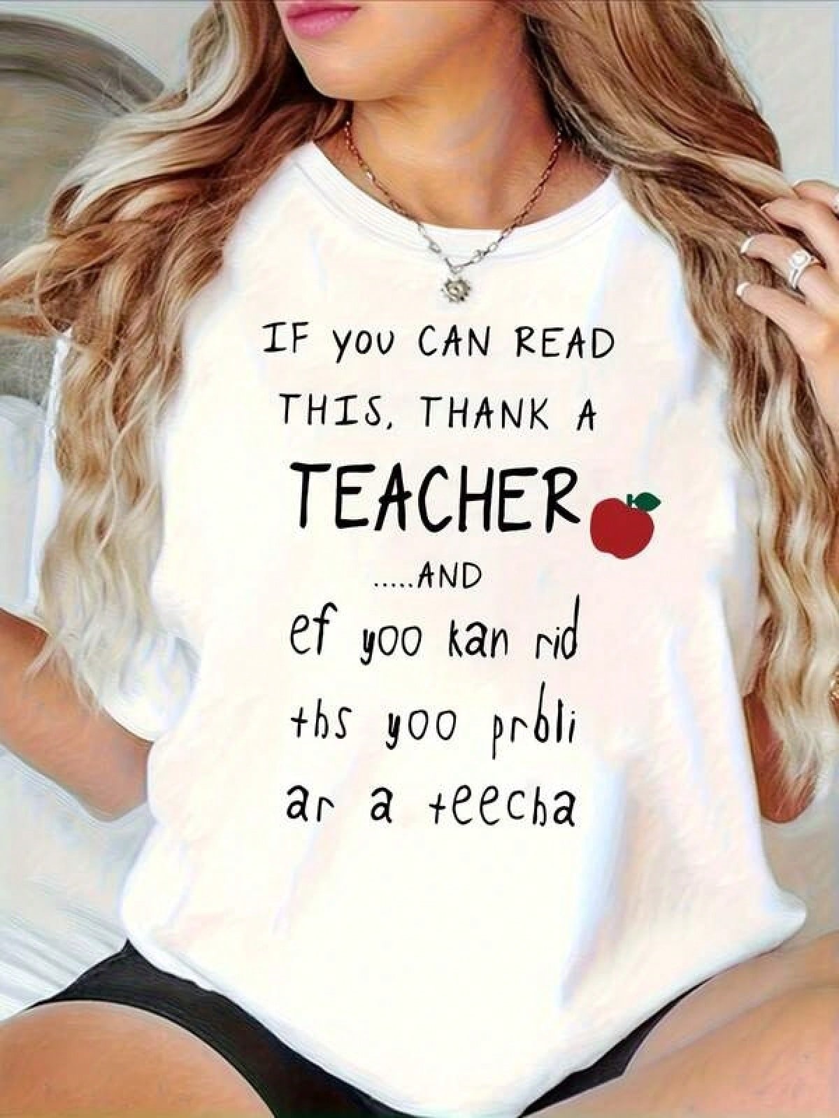 Women’s Funny Thank A Teacher Graphic T-Shirt, If You Can Read This Cute Apple Misspelled Humor Print Crew Neck Short Sleeve Tee, Soft Cotton Back To School Casual Teacher Appreciation Top