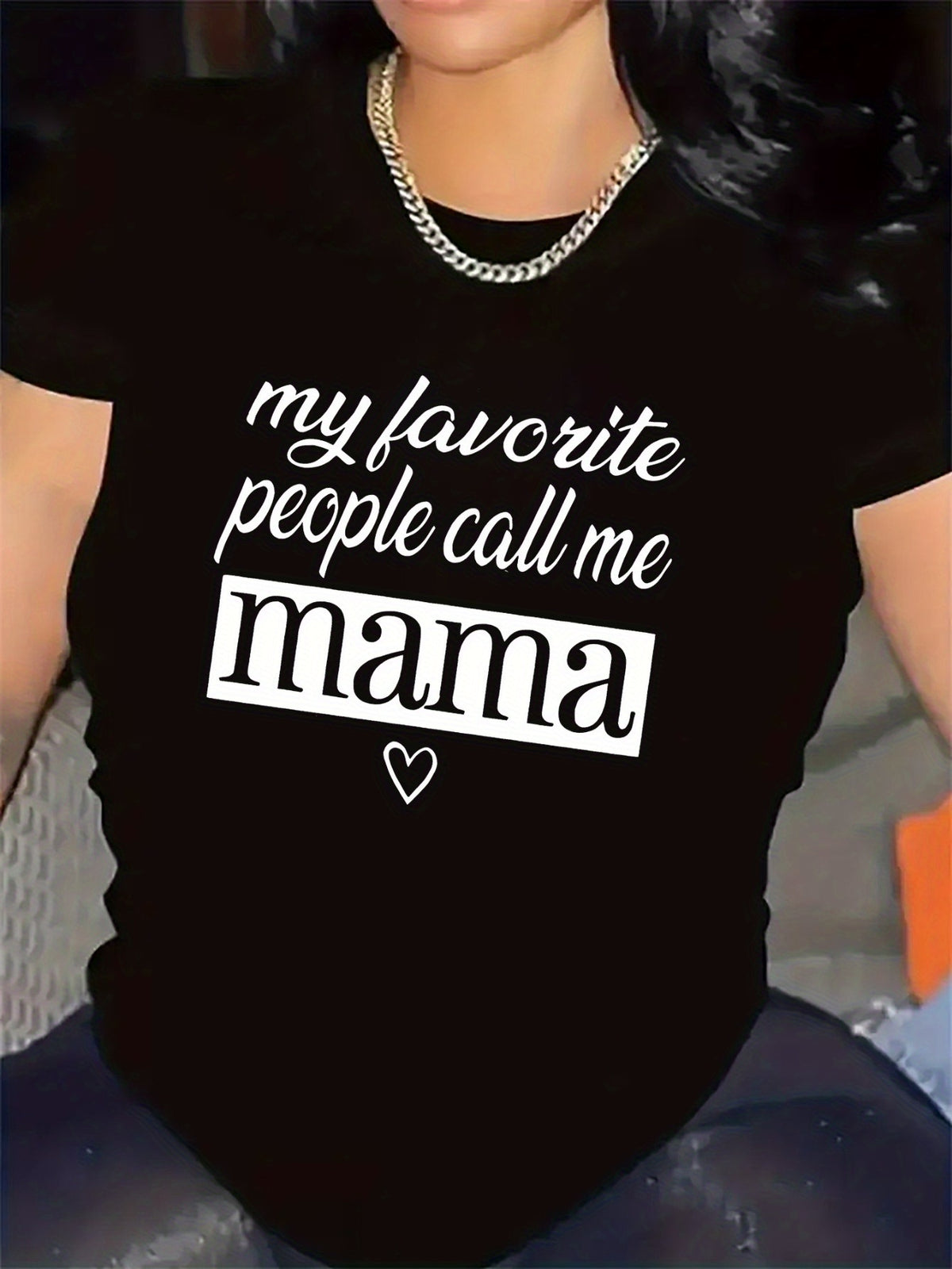 T-Shirt With "My Favorite People Call Me Mama" Print | Ideal For Home Living Room Use, Durable And Comfortable Fabric, Perfect Gift For Mothers Day, Stylish Design For Casual Wear, Crew Neck