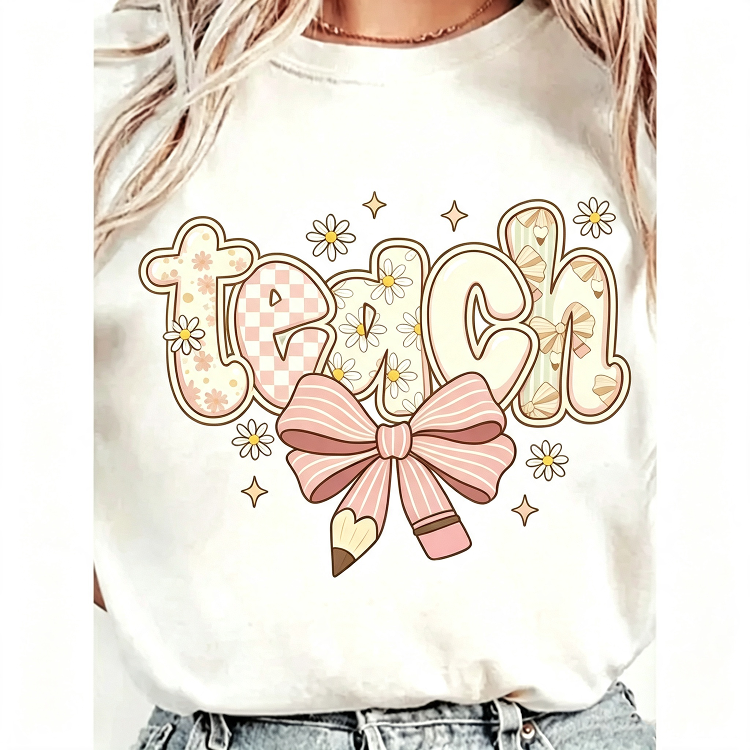 Retro Teach Graphic T‑Shirts for Women, Cute Bow Pencil Daisy Crewneck Tee, Casual Short Sleeve Teacher Appreciation Gift Top