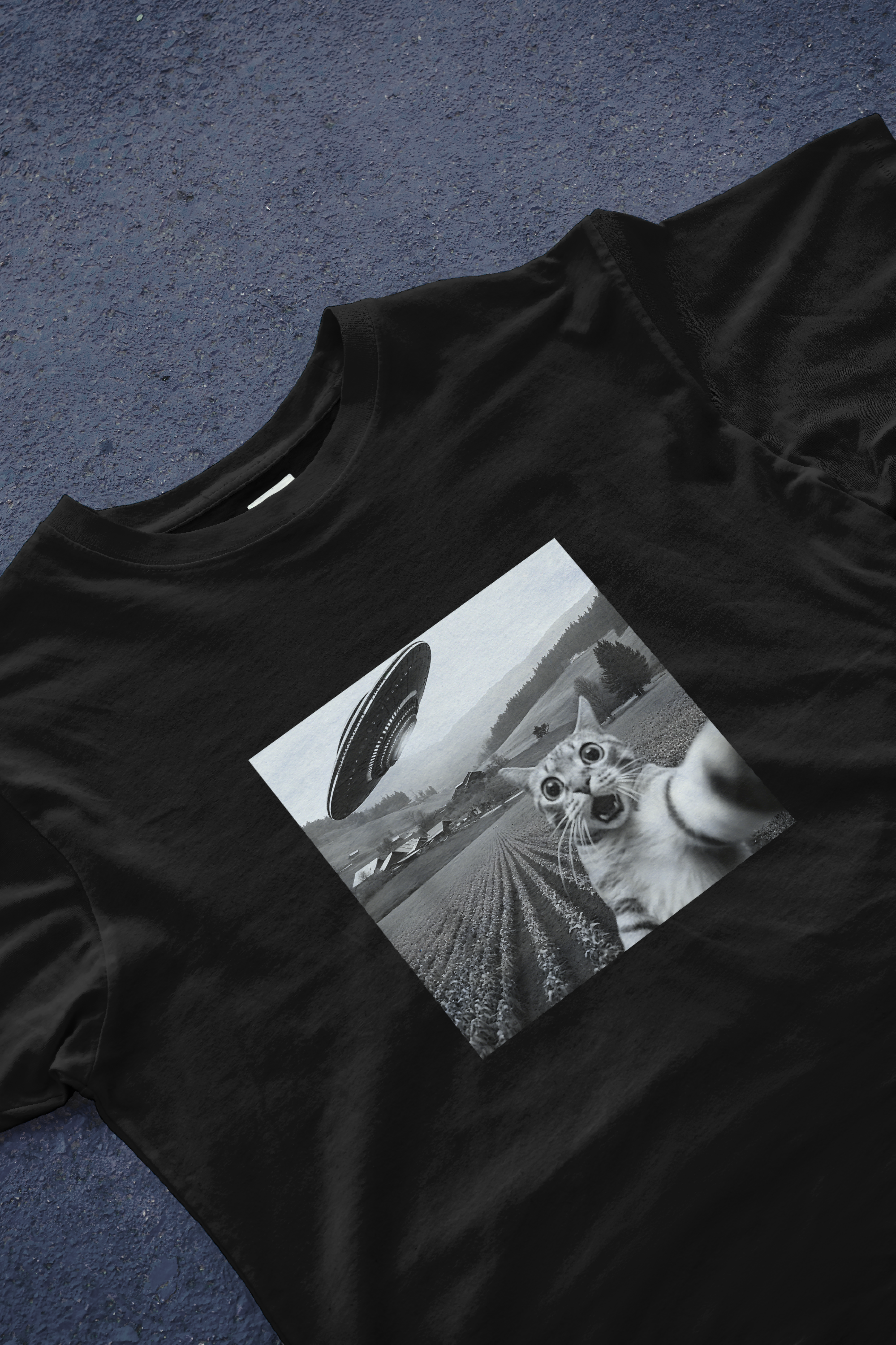 DIYANYONE Original Viral Meme Tee: Cat Selfie with UFO Abduction