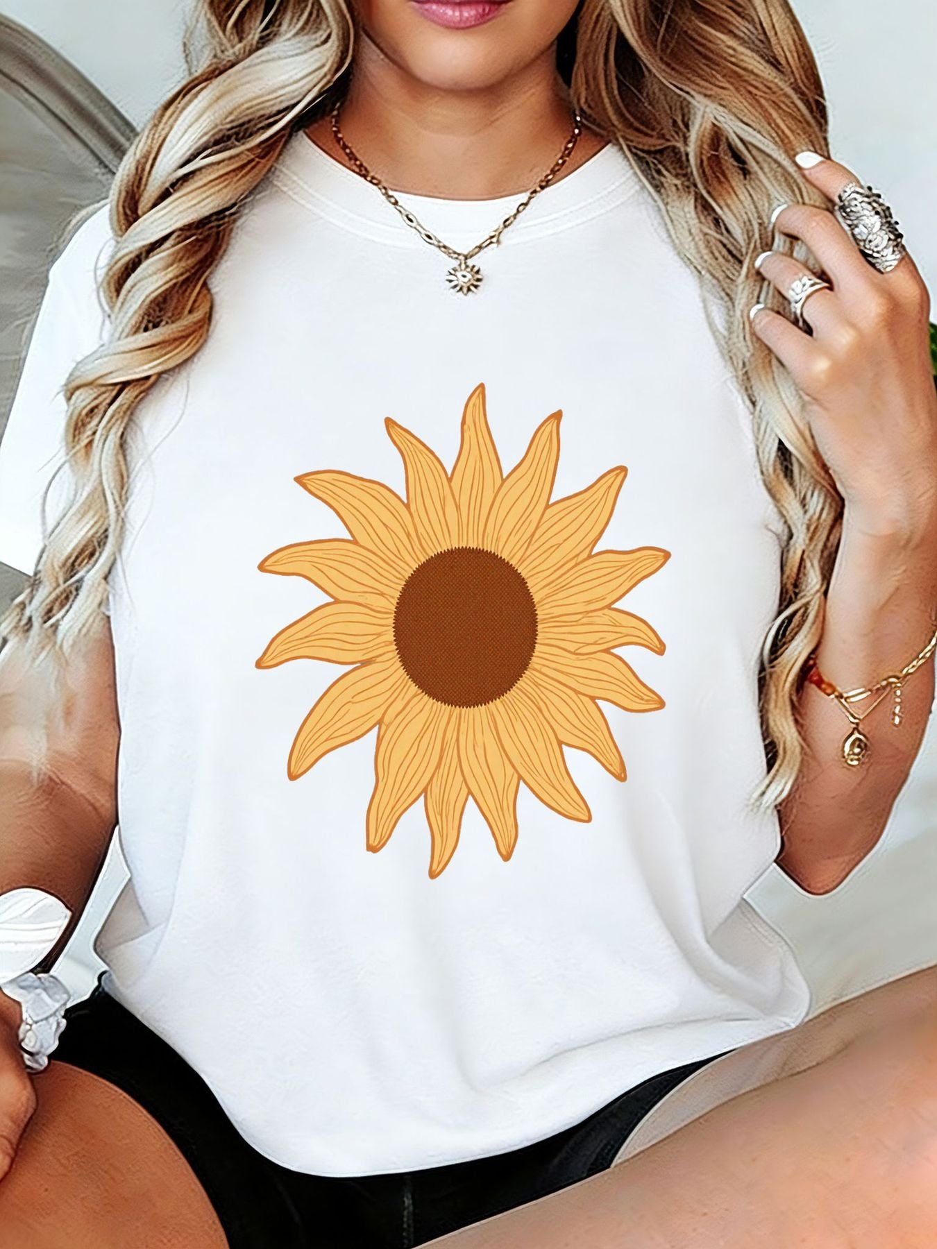 Sunflower Graphic Print T-Shirt for Women - Casual Short Sleeve Crew Neck Top with Large Yellow Orange Flower Design - Perfect Gift for Mom Wife Girlfriend Family and Friends