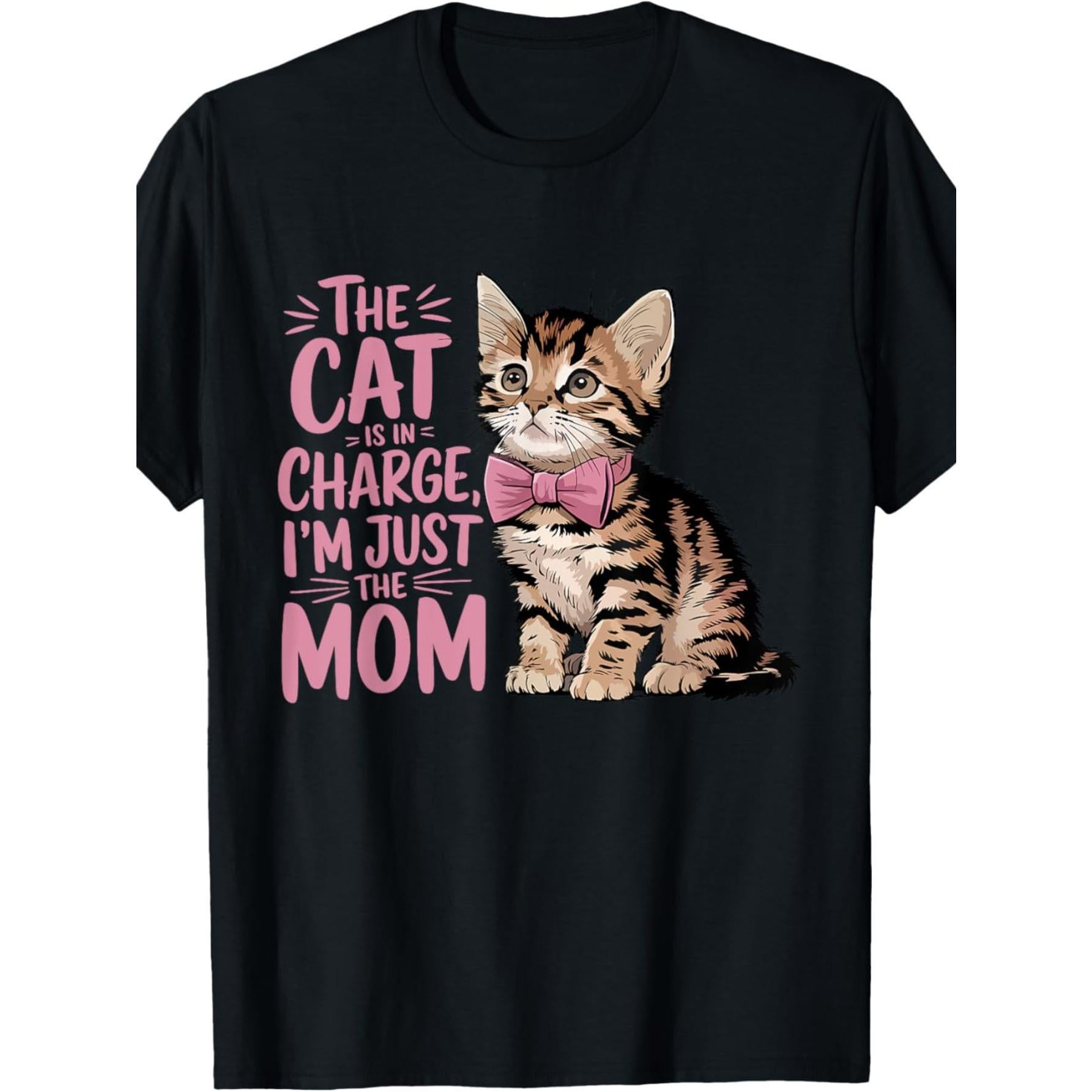Men's Cute Cat Mom T-Shirt - Funny "The Cat Is in Charge I'm Just the Mom" Tabby Kitten Design, Retro Short Sleeve Shirt, Casual Top for Cat Lovers, Gift for Cat Ladies, Funny Mom Tshirt