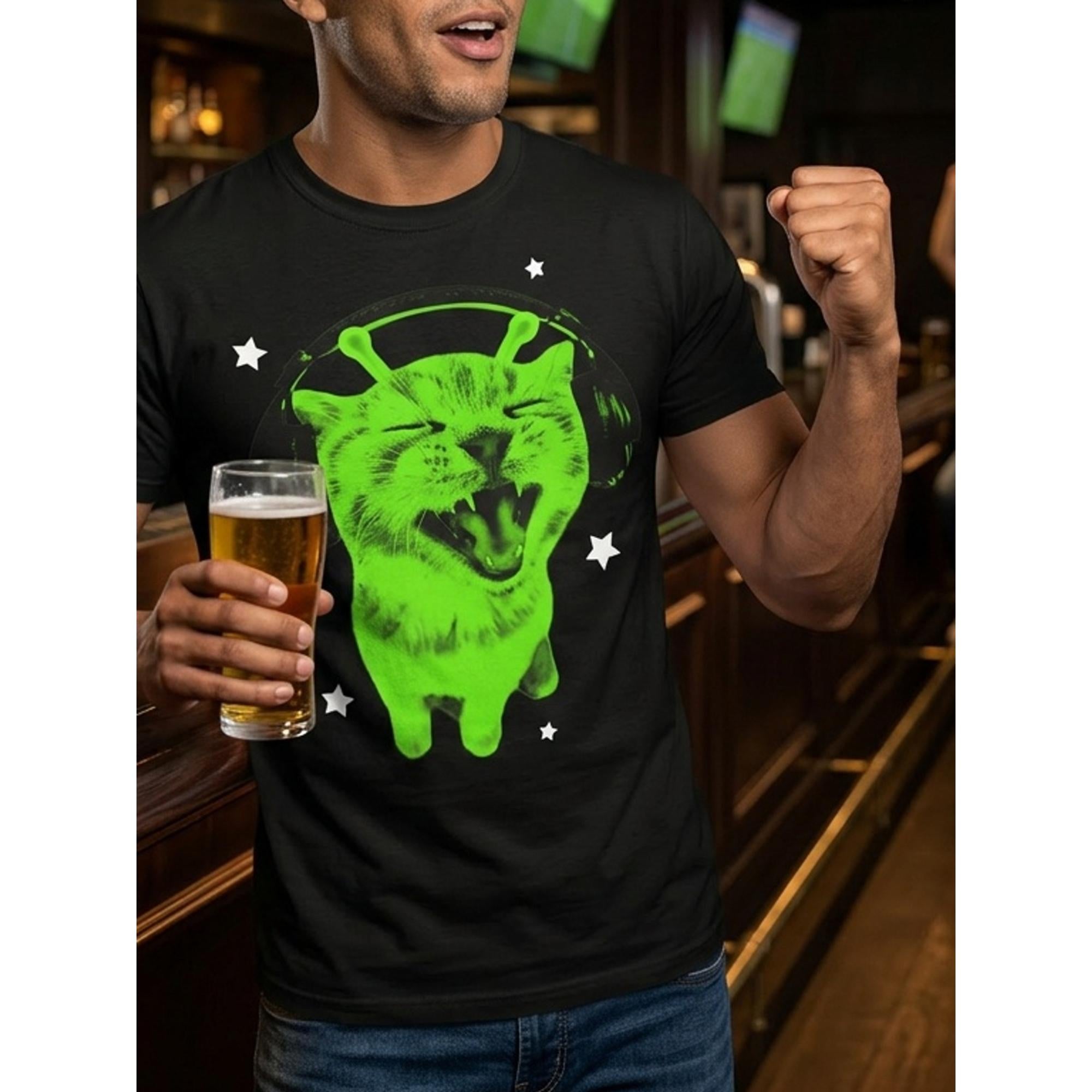 Funny Y2K Alien Cat Meme Retro Silly Cat Vintage Space Kitty T-Shirt