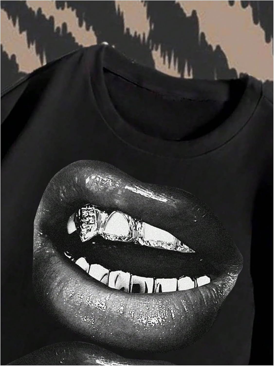 Men's Lip Pattern Graphic Tees