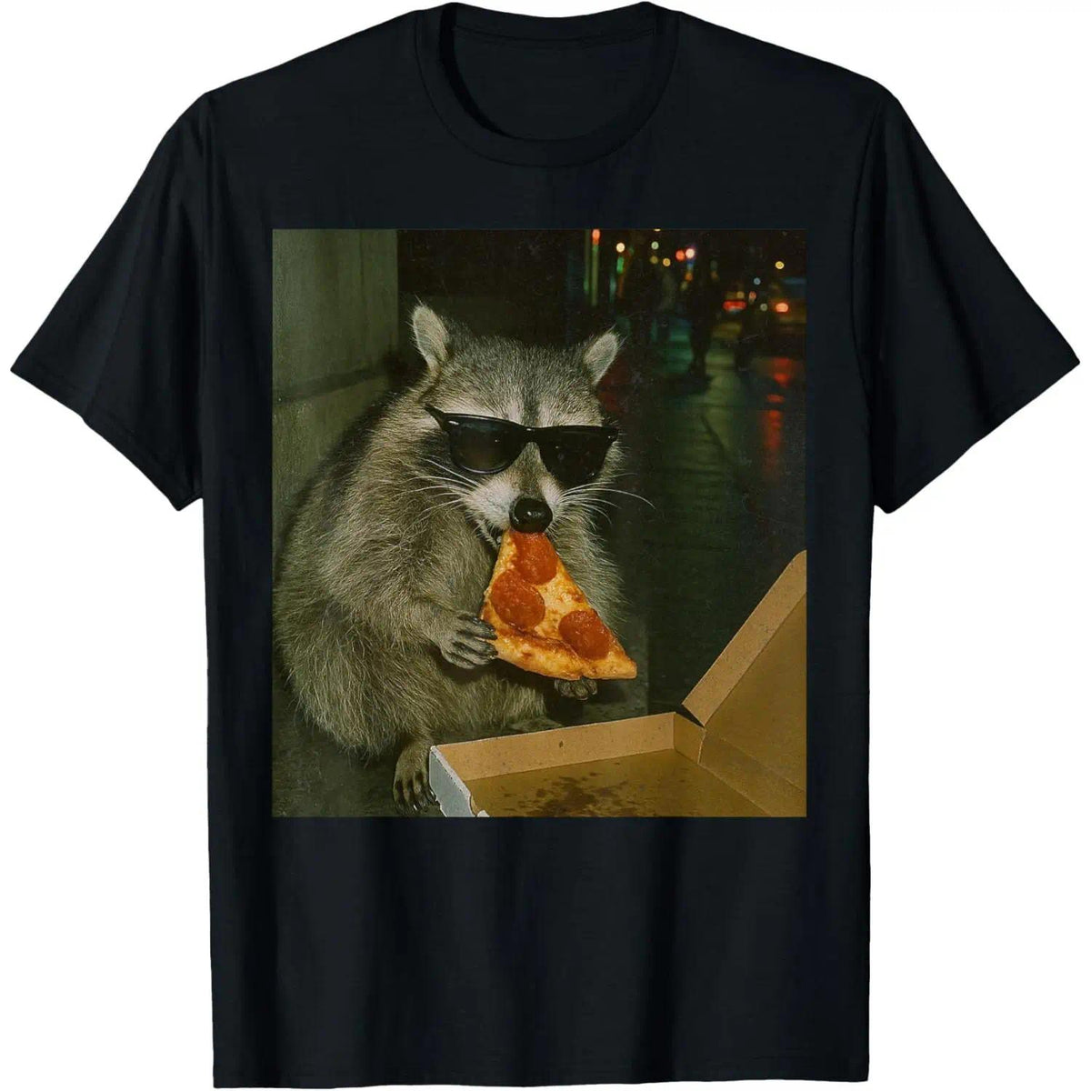 Raccoon Eating Pizza Funny Animal Meme T-Shirt, Cute Trash Panda Humor Graphic Tee, Unisex Y2K Streetwear Top for Raccoon Lovers