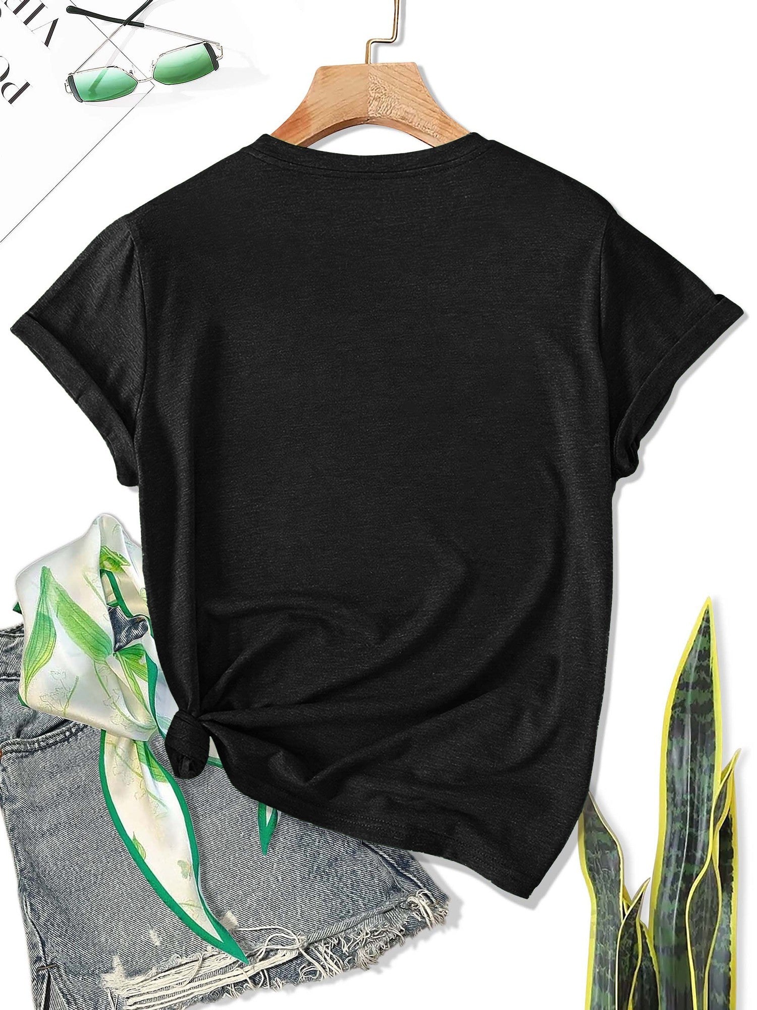 Women'S European and American Style Summer Short Sleeve T-Shirt with a Humorous Chicken Design, Loose Comfortable Crew Neck Tee, Perfect for Casual Sports, Streetwear and Daily Activities