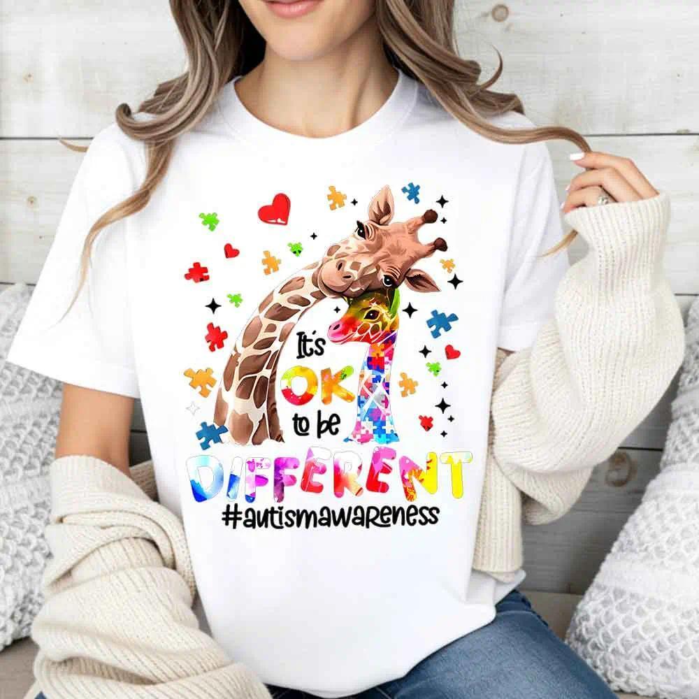 It‘s OK to Be Different Autism Awareness T-Shirt - Giraffe Puzzle Pieces & Hearts Graphic Tee, Unisex Casual Top