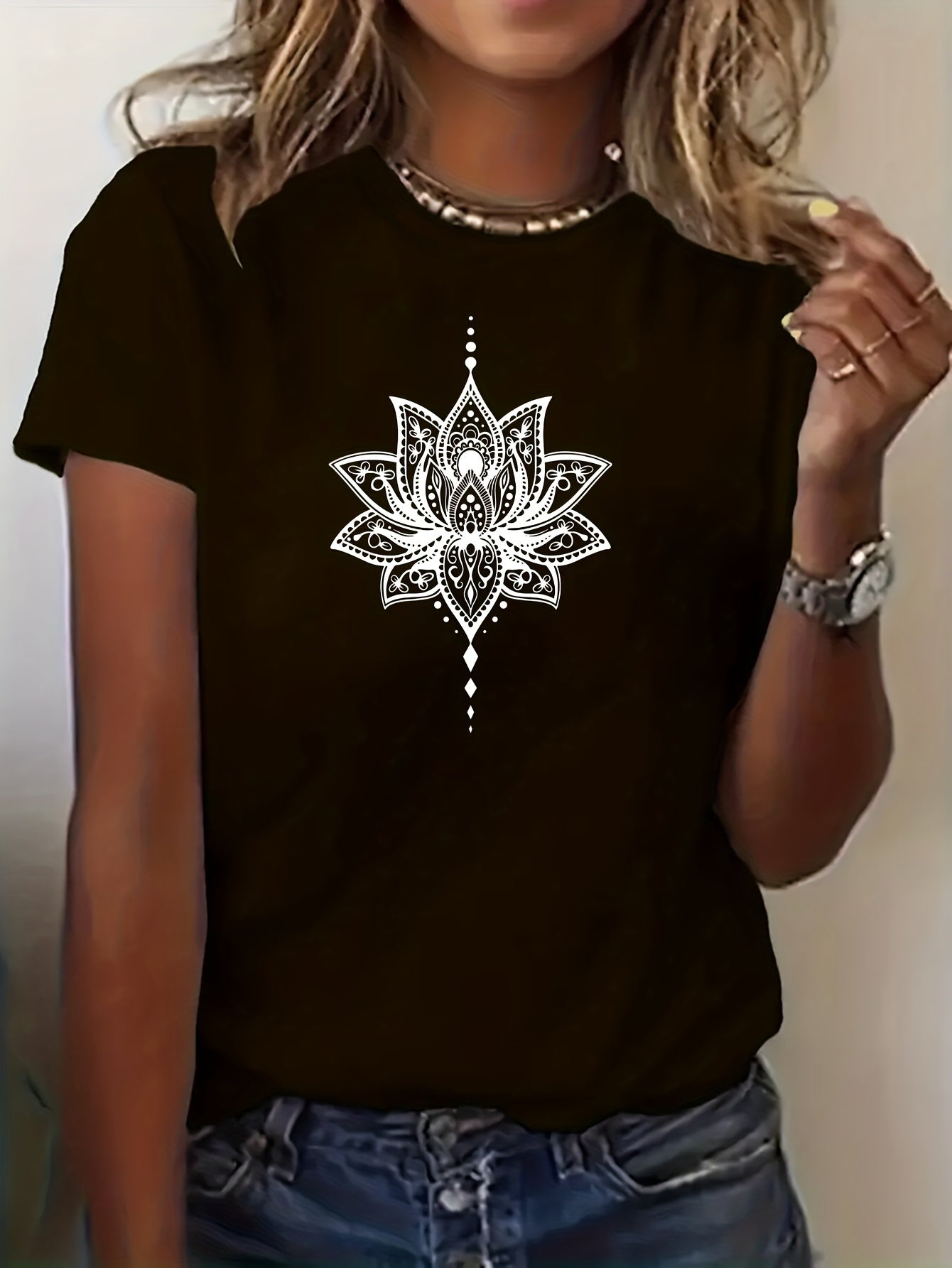 Lotus Petals Graphic Print T-Shirt, Short Sleeve Crew Neck Casual Top for Summer And Spring, Women'S Clothing
