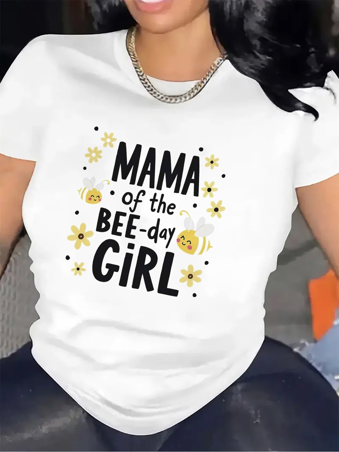 Mama of The Bee Day Birthday Graphic Tee for Women, Cute Bumble Bee Print Short Sleeve T-Shirt, Soft Casual Crew Neck Top for Party Family Celebration