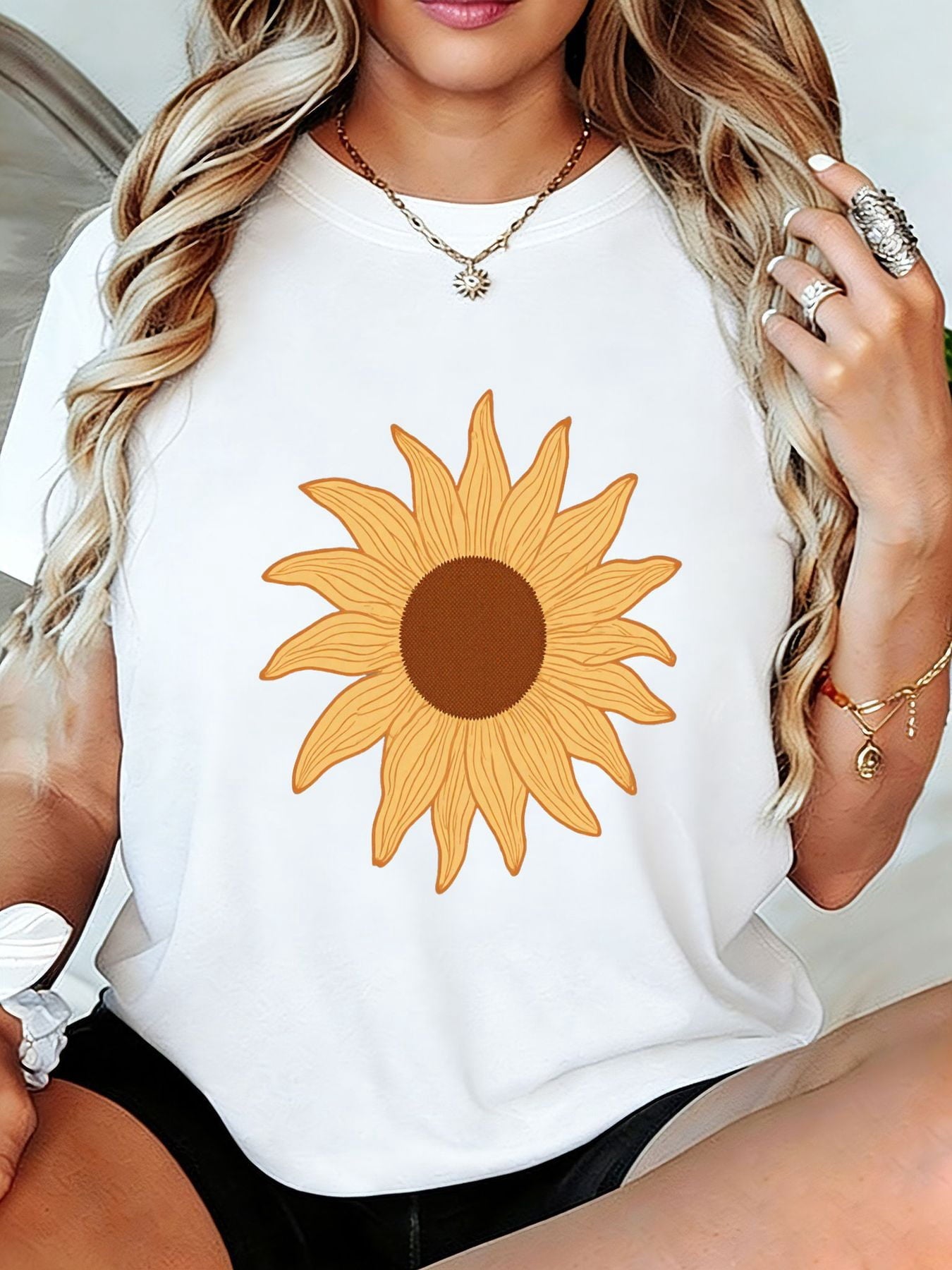 Sunflower Graphic Print T-Shirt for Women - Casual Short Sleeve Crew Neck Top with Large Yellow Orange Flower Design - Perfect Gift for Mom Wife Girlfriend Family and Friends