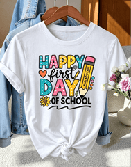 Women Crew Neck Short Sleeve T‑Shirt, Happy First Day Of School Back To School Graphic Print Tee, Casual Seasonal Holiday Top for Back‑to‑School Outfit
