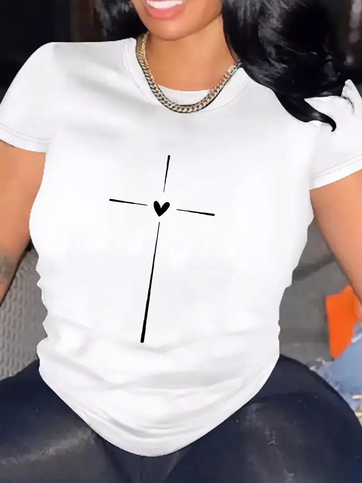 Women’s Christian Cross Heart Graphic T‑Shirt, Minimal Religious Faith Print Crew Neck Short Sleeve Casual Tee