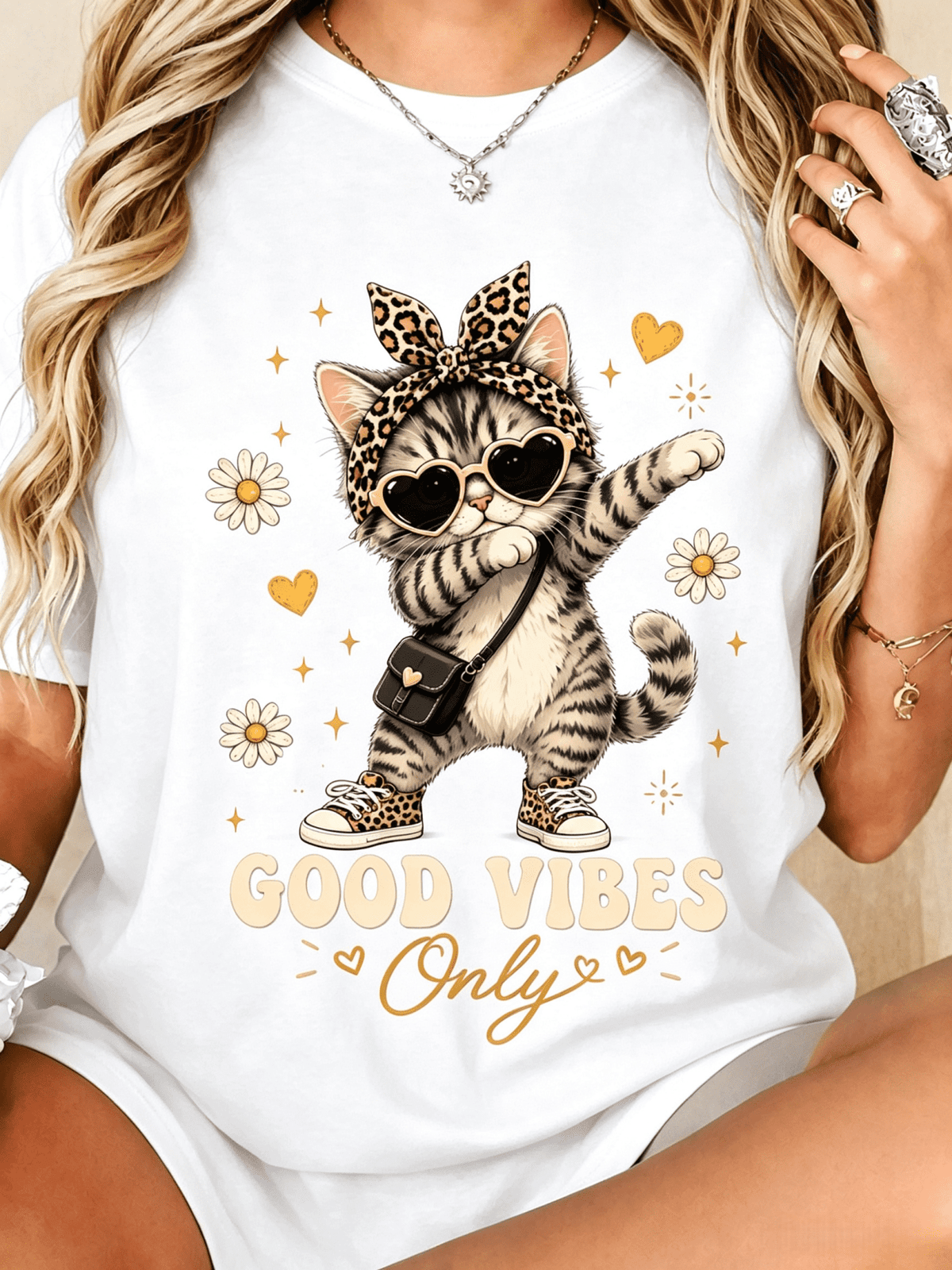 Women’s Soft Black Graphic T-Shirt, Cute Dancing Leopard Tabby Cat Daisy Heart Sunglasses Good Vibes Only Casual Short Sleeve Tee Gift for Cat Lovers