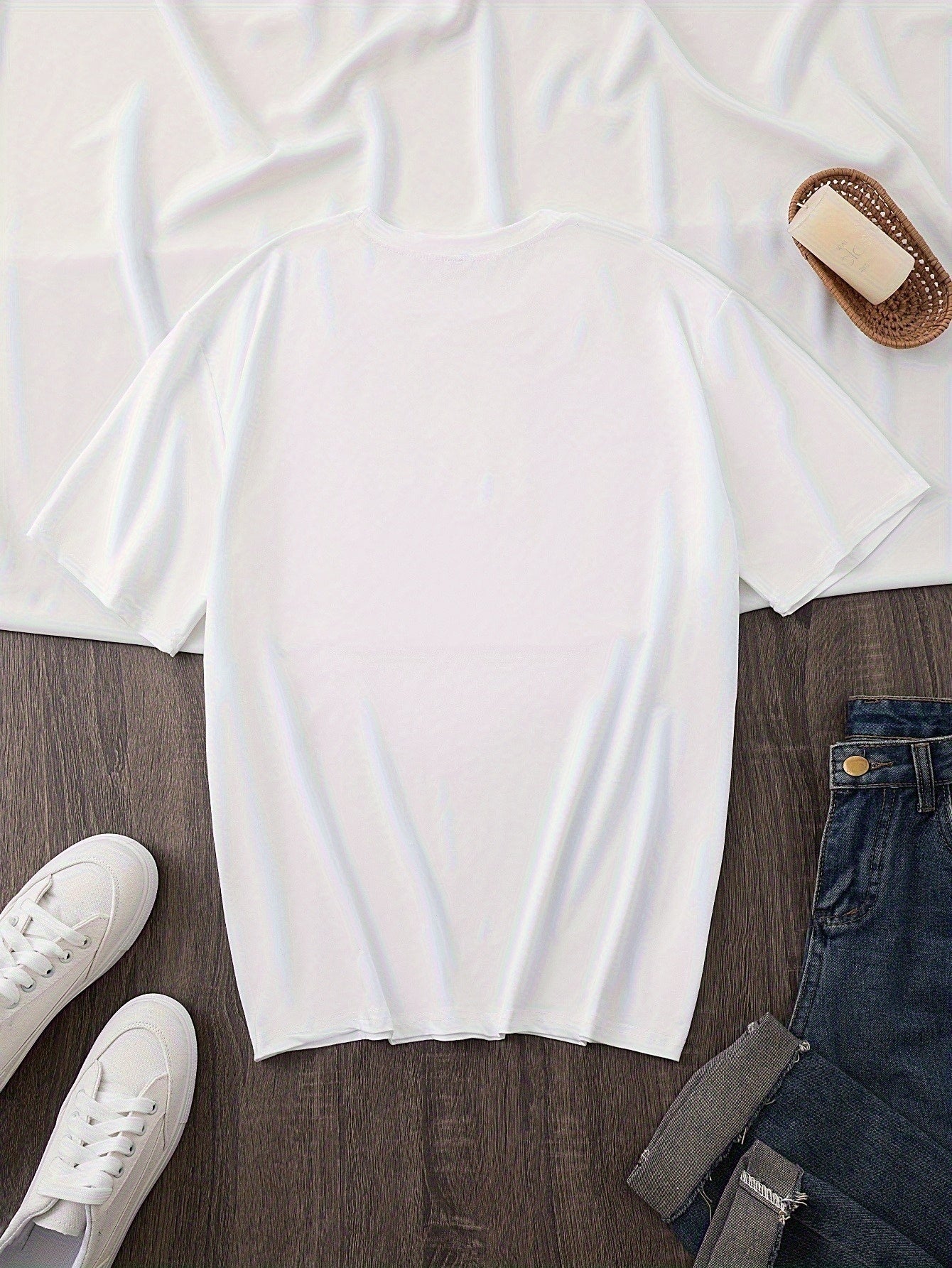Women's Casual Short Sleeve T-Shirt with Autumn Maple Leaf Print & "Hello Autumn" Script