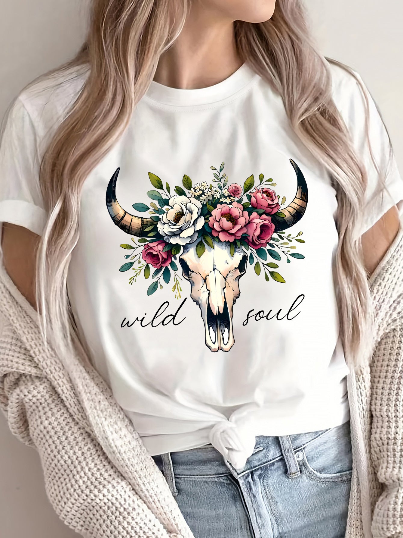 Women Wild Soul Cow Skull Floral Graphic T‑Shirt, Western Cowgirl Short Sleeve Crewneck Tee, Soft Casual Top for Country Daily Wear