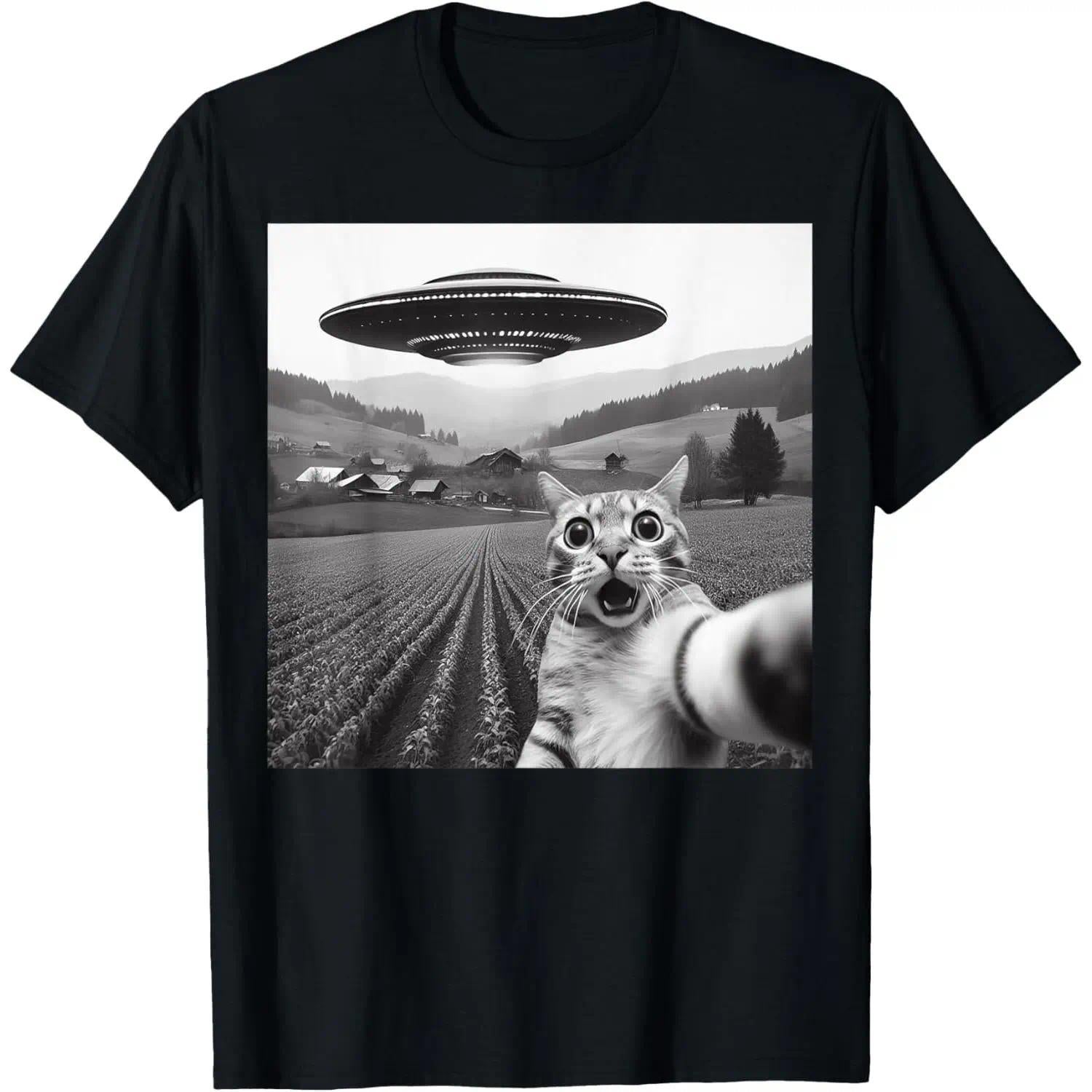 [100% Cotton] Cat Selfie With Alien UFO Funny Cat Gifts For Men Women  T-Shirt