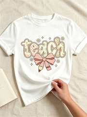 Retro Teach Graphic T‑Shirts for Women, Cute Bow Pencil Daisy Crewneck Tee, Casual Short Sleeve Teacher Appreciation Gift Top