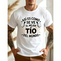 Men's "Best Uncle In The World" Spanish Text T-Shirt - Lightweight Thumbs-Up & Stars Graphic Tee with "Mejor Tío Del Mundo" Design, Casual Short Sleeve Shirt for Uncles, Machine Washable Gift Streetwear Round Neck